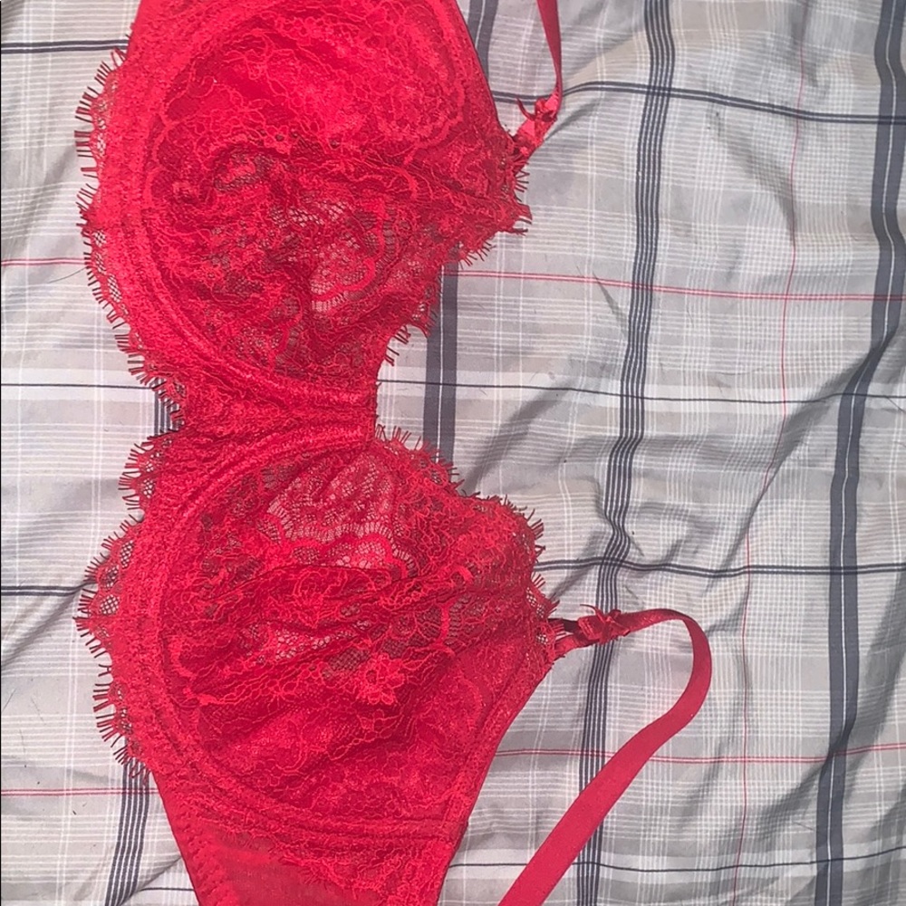 VS lace bra